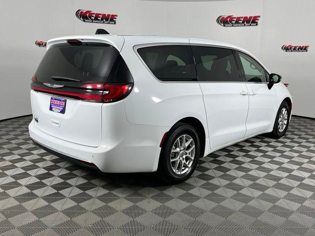 2024 Chrysler Pacifica Touring L 2024 Chrysler Pacifica Touring L