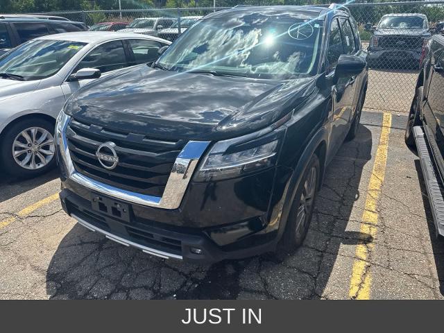 2022 Nissan Pathfinder SL 4WD for sale in Sterling Heights, MI