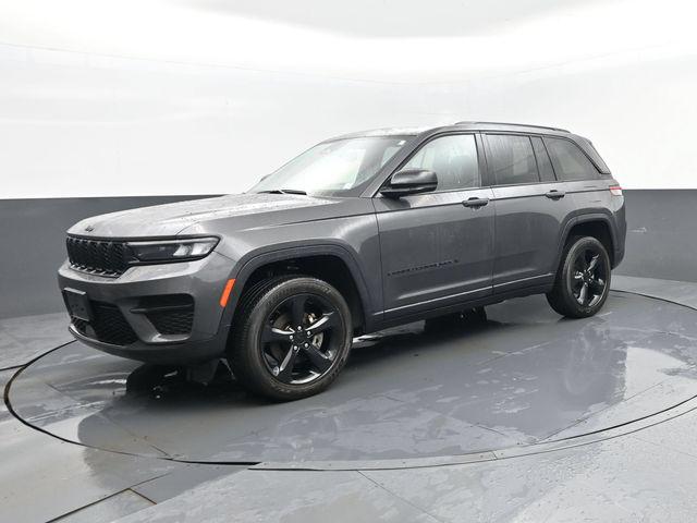 2023 Jeep Grand Cherokee Altitude 4x4 for sale in Grafton, WV