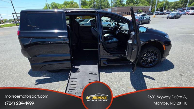 2022 Chrysler Pacifica Touring L for sale in Monroe, NC