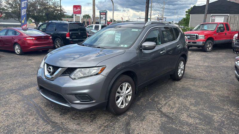 2014 Nissan Rogue SV for sale in Canton, OH