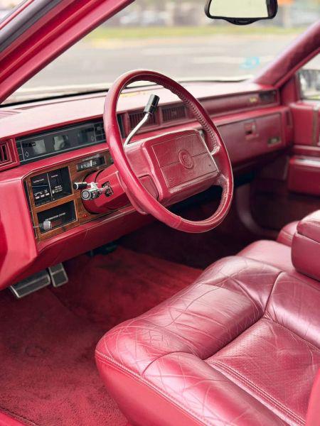 1993 Cadillac DeVille Standard