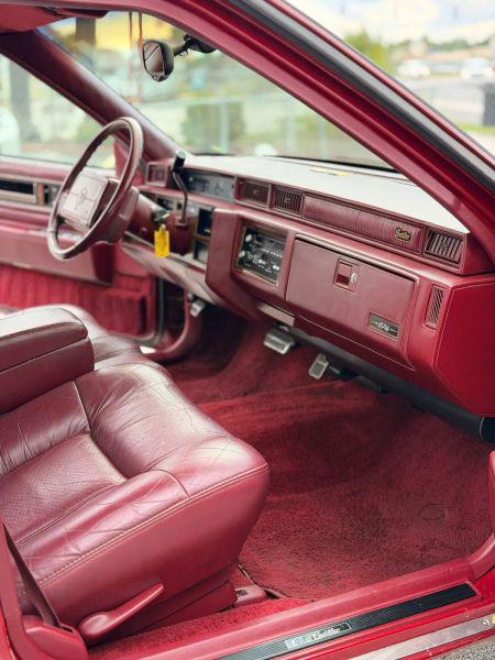 1993 Cadillac DeVille Standard