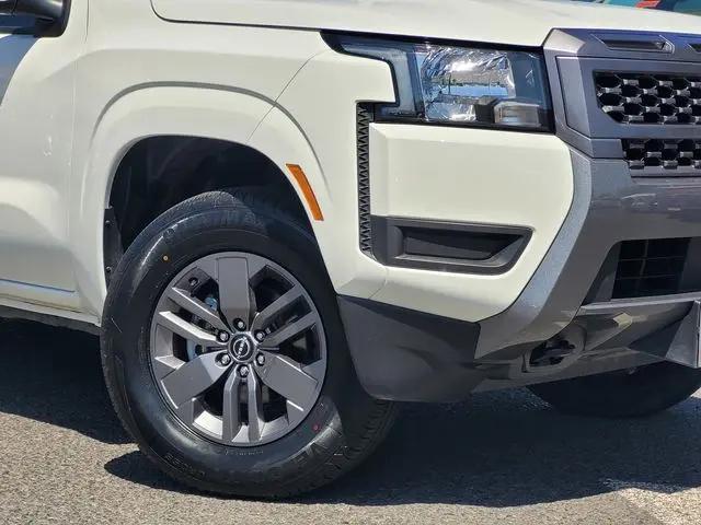 2025 Nissan Frontier Crew Cab SV 4x4