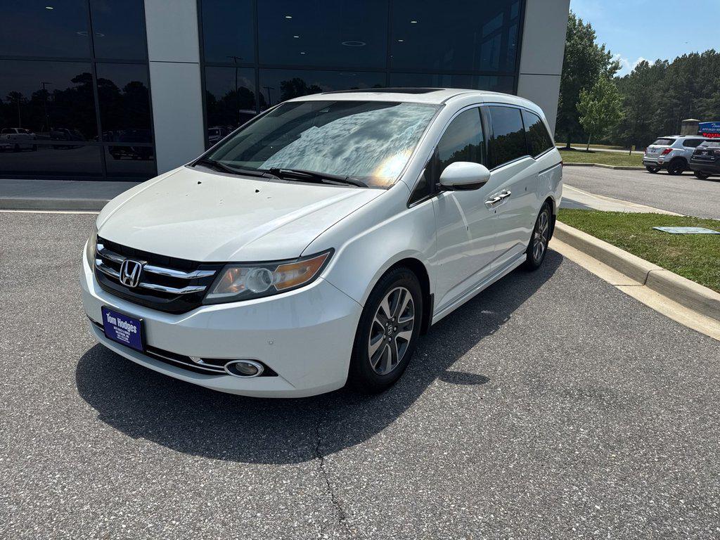 White Diamond Pearl 2014 Honda Odyssey Minivan Front-Wheel Drive Automatic