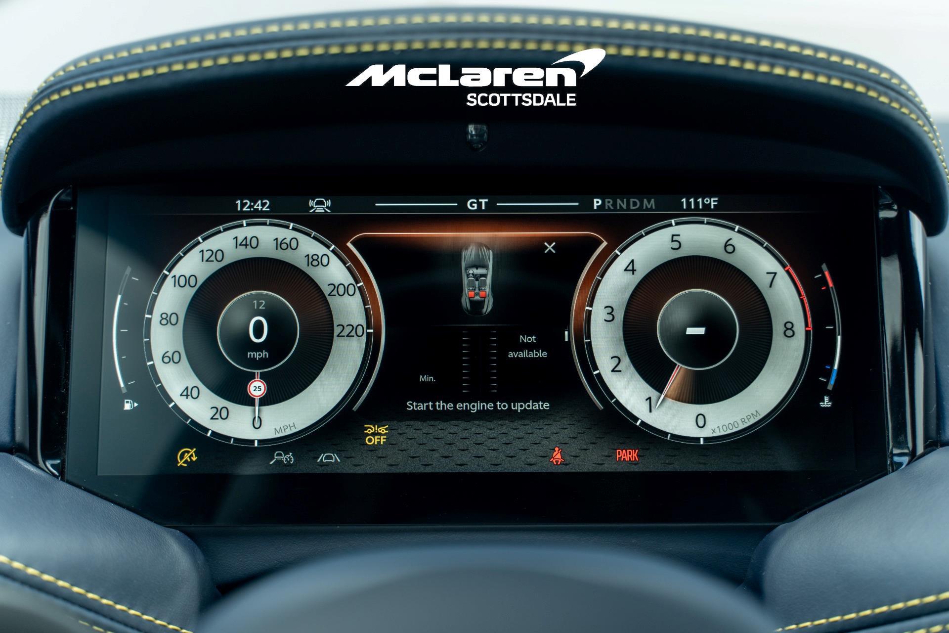 2024 Aston Martin DB12 Base - Photo 14
