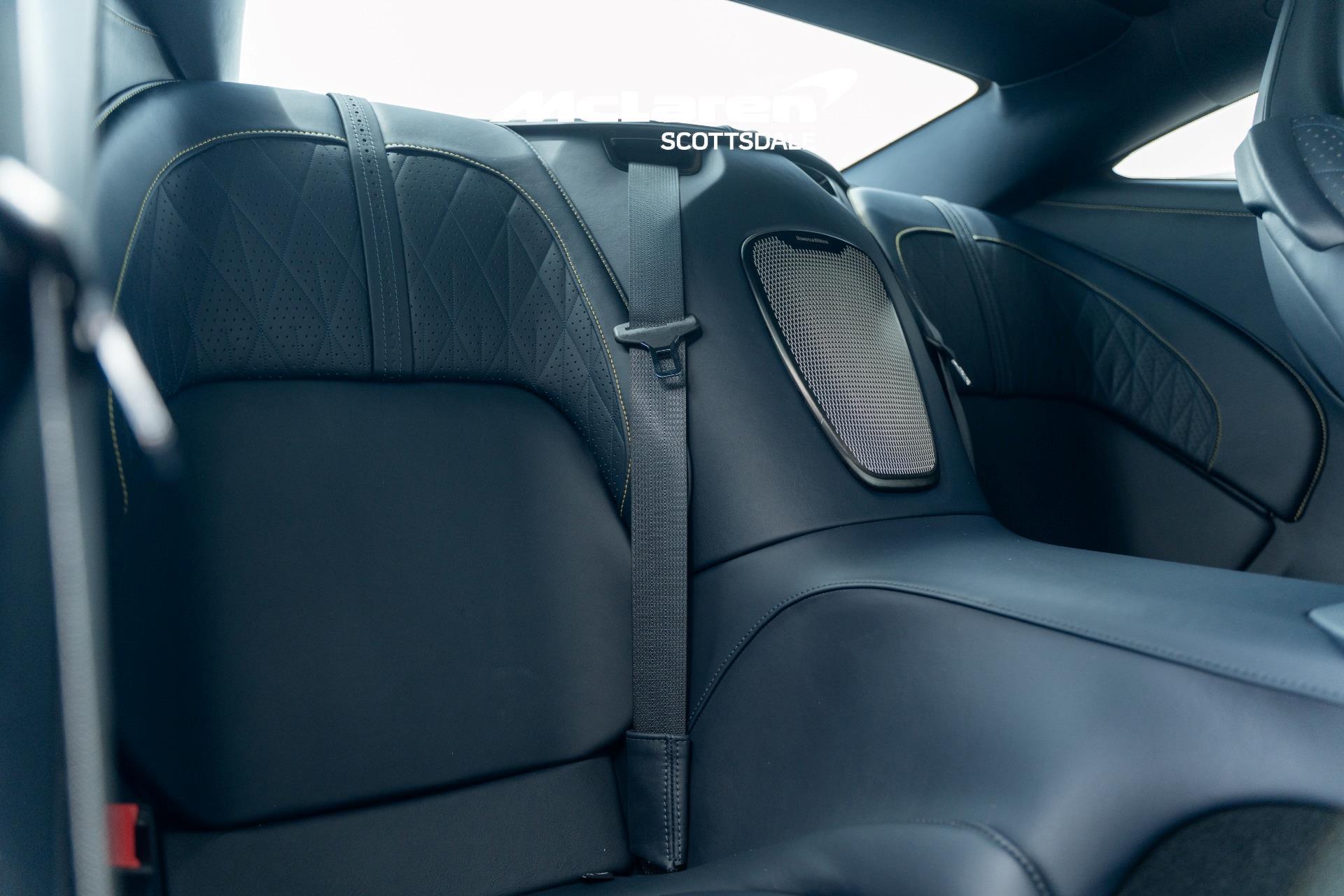 2024 Aston Martin DB12 Base - Photo 19