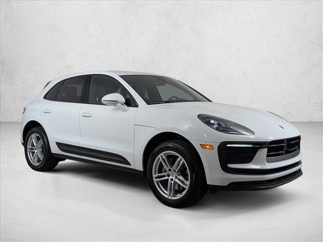 2025 Porsche Macan T
