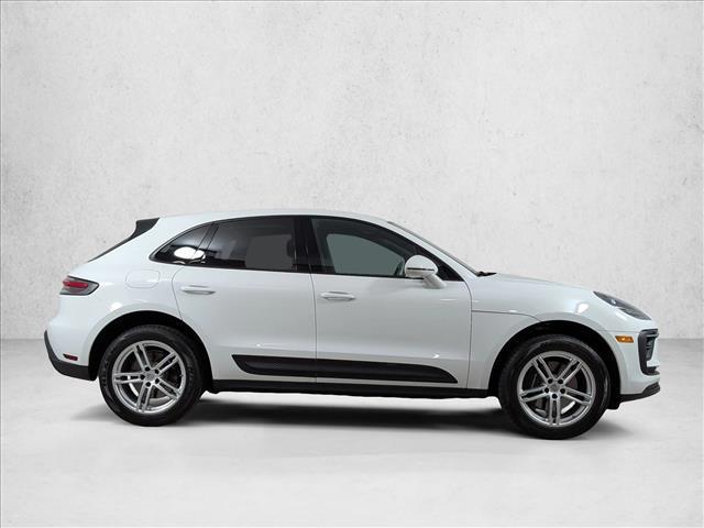 2025 Porsche Macan T