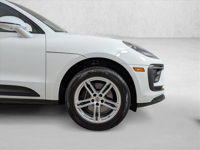 2025 Porsche Macan T