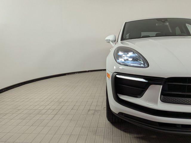 2025 Porsche Macan T