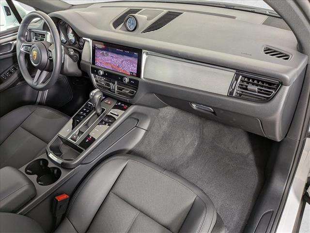 2025 Porsche Macan T