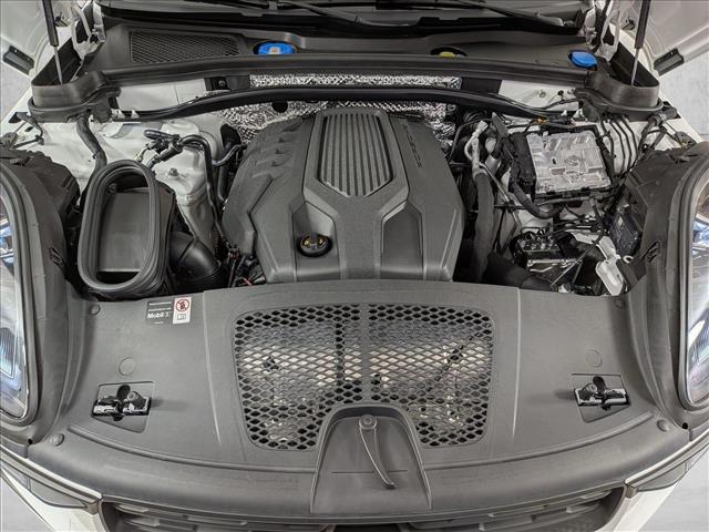 2025 Porsche Macan T