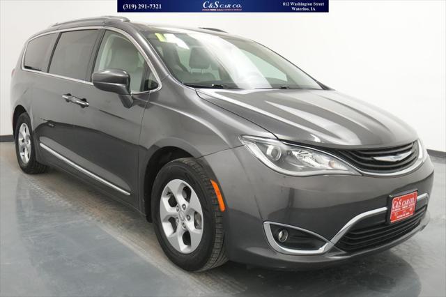 2018 Chrysler Pacifica Hybrid Touring L for sale in WATERLOO, IA