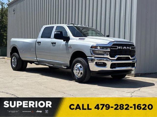 2026 RAM Ram 3500 RAM 3500 TRADESMAN CREW CAB 4X4 8 BOX