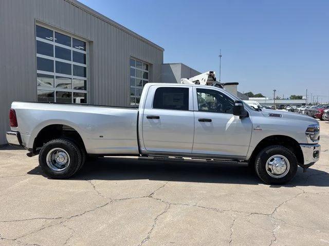2026 RAM Ram 3500 RAM 3500 TRADESMAN CREW CAB 4X4 8 BOX