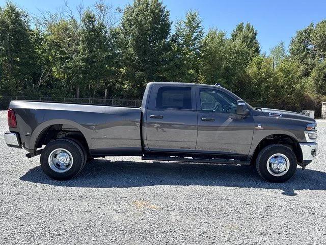 2026 RAM Ram 3500 RAM 3500 TRADESMAN CREW CAB 4X4 8 BOX