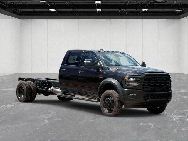 2026 RAM 5500 Chassis RAM 5500 TRADESMAN CHASSIS CREW CAB 4X4 84 CA