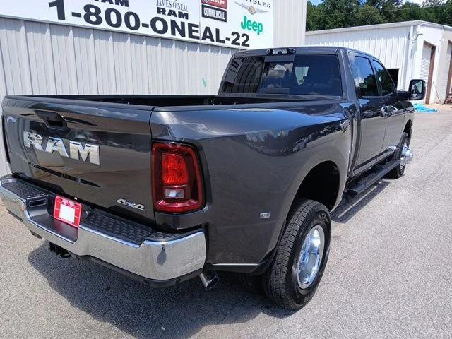 2026 RAM Ram 3500 RAM 3500 TRADESMAN CREW CAB 4X4 8 BOX