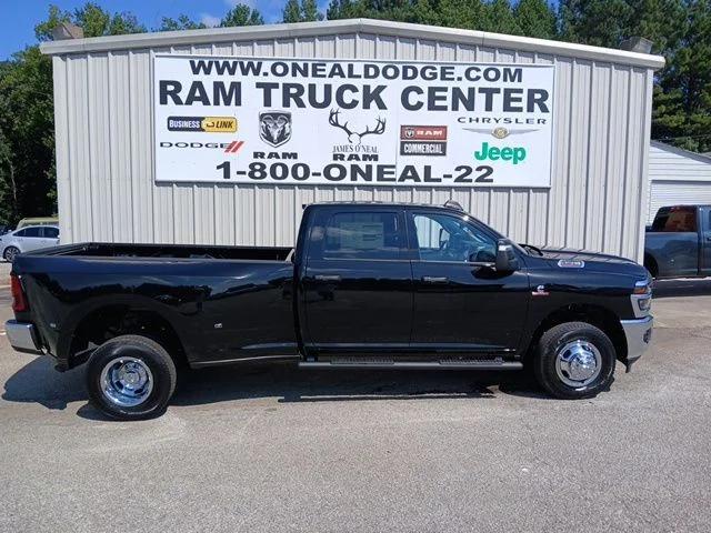 2026 RAM Ram 3500 RAM 3500 TRADESMAN CREW CAB 4X4 8 BOX