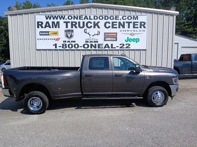 2026 RAM Ram 3500 RAM 3500 TRADESMAN CREW CAB 4X4 8 BOX