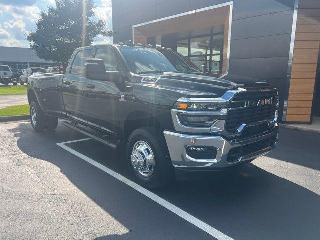 2026 RAM Ram 3500 RAM 3500 TRADESMAN CREW CAB 4X4 8 BOX