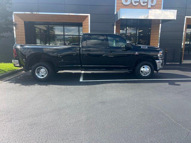 2026 RAM Ram 3500 RAM 3500 TRADESMAN CREW CAB 4X4 8 BOX