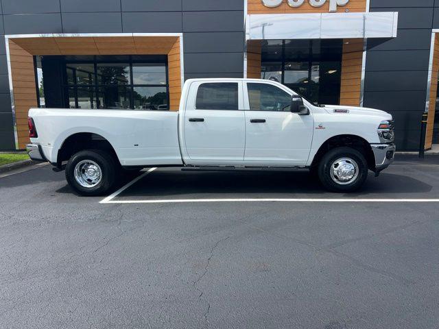2026 RAM Ram 3500 RAM 3500 TRADESMAN CREW CAB 4X4 8 BOX