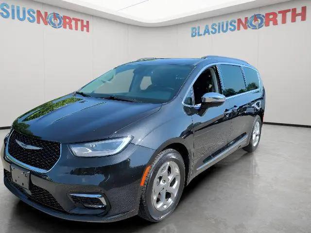 2023 Chrysler Pacifica Limited for sale in Torrington, CT