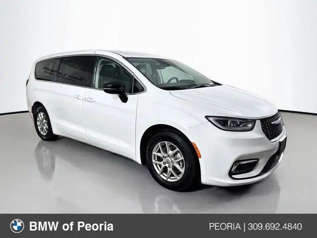 2024 Chrysler Pacifica Touring L for sale in Peoria, IL