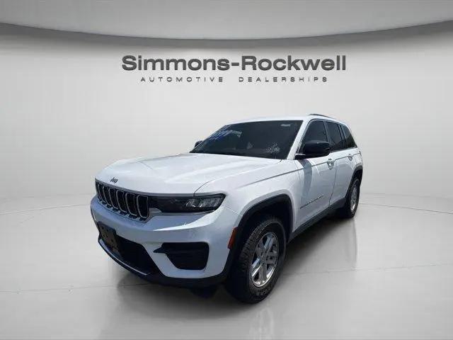 2023 Jeep Grand Cherokee Laredo 4x4 for sale in Elmira, NY