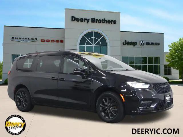 2021 Chrysler Pacifica Touring AWD for sale in Iowa City, IA