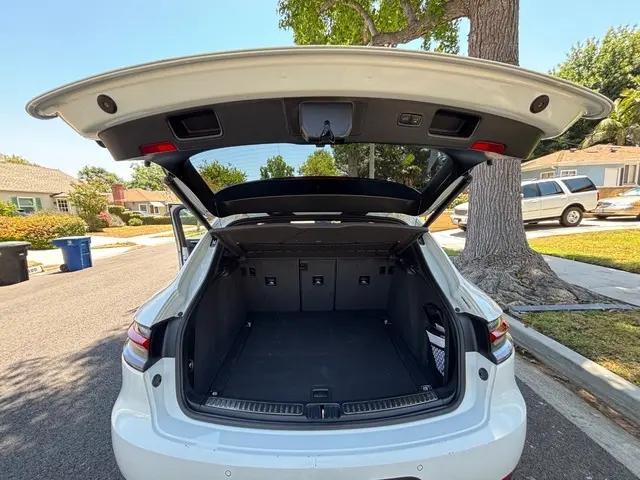 2019 Porsche Macan Macan