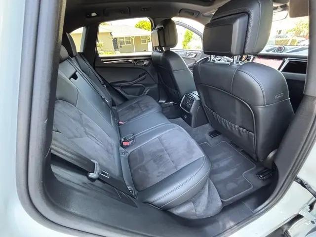 2019 Porsche Macan Macan