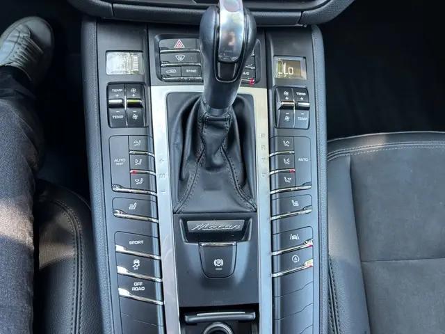 2019 Porsche Macan Macan