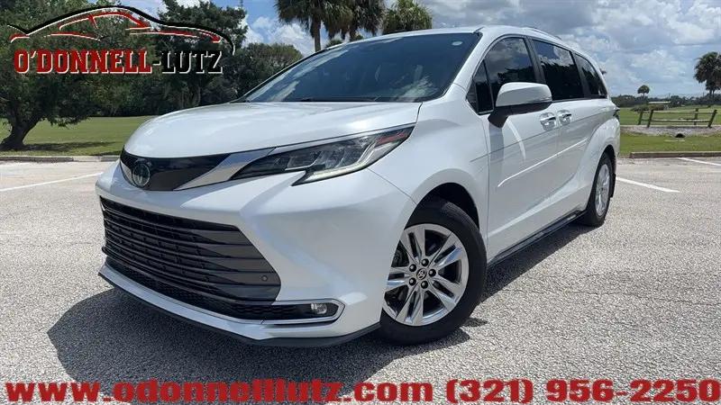 2022 Toyota Sienna Limited for sale in Melbourne, FL
