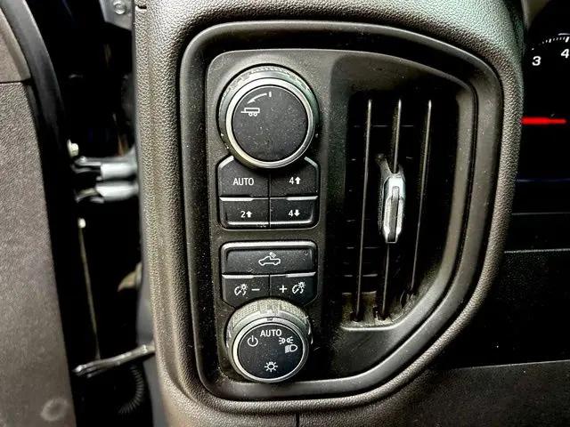2021 Chevrolet Silverado 1500 4WD Crew Cab Short Bed Custom Trail Boss