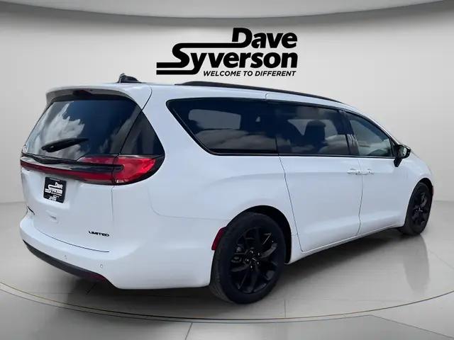 2025 Chrysler Pacifica Limited