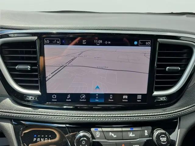 2027 Chrysler Pacifica Select