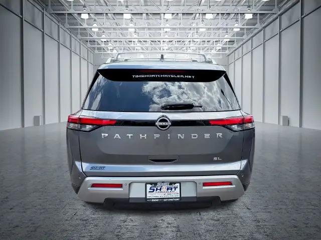 2022 Nissan Pathfinder SL 2WD