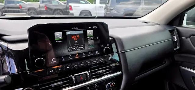 2022 Nissan Pathfinder SL 2WD