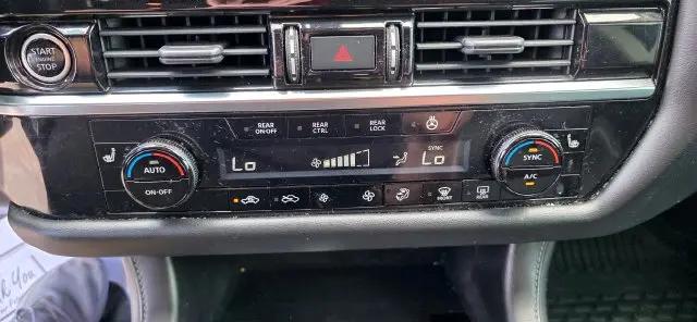 2022 Nissan Pathfinder SL 2WD