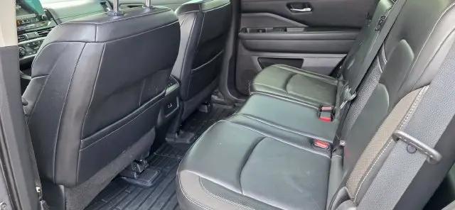 2022 Nissan Pathfinder SL 2WD