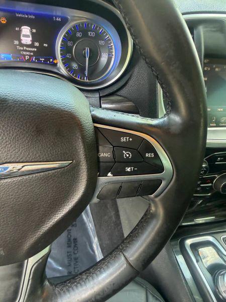 2015 Chrysler 300 Limited