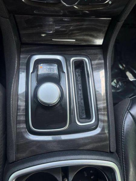 2015 Chrysler 300 Limited