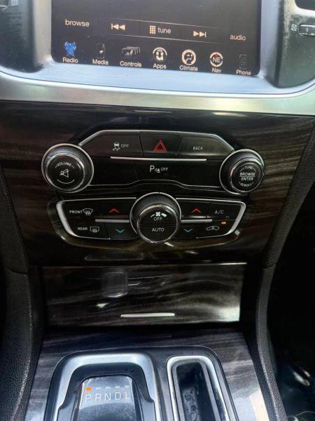 2015 Chrysler 300 Limited