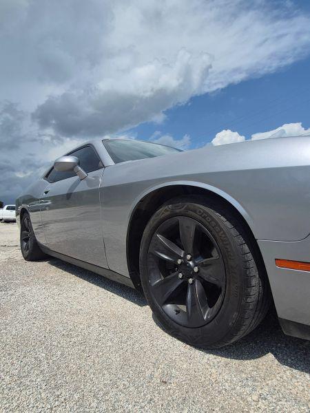2017 Dodge Challenger SXT