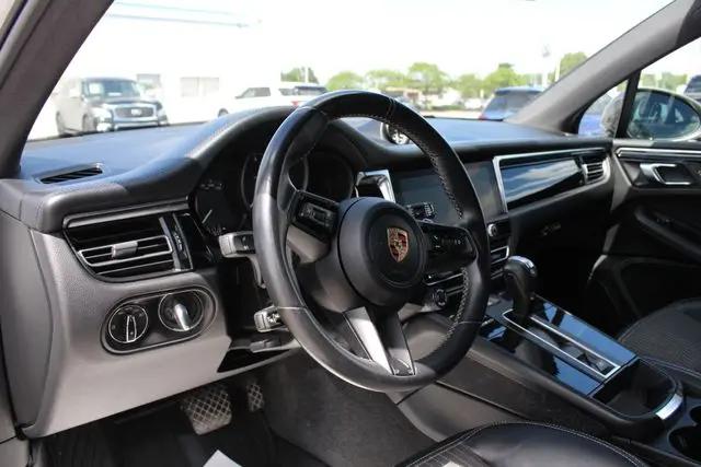 2023 Porsche Macan T