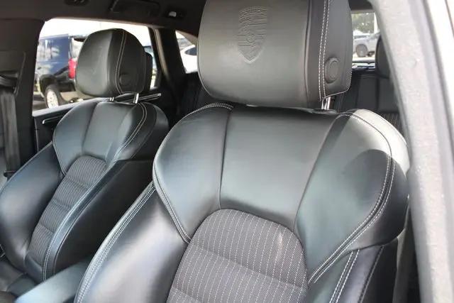 2023 Porsche Macan T
