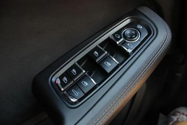 2023 Porsche Macan T